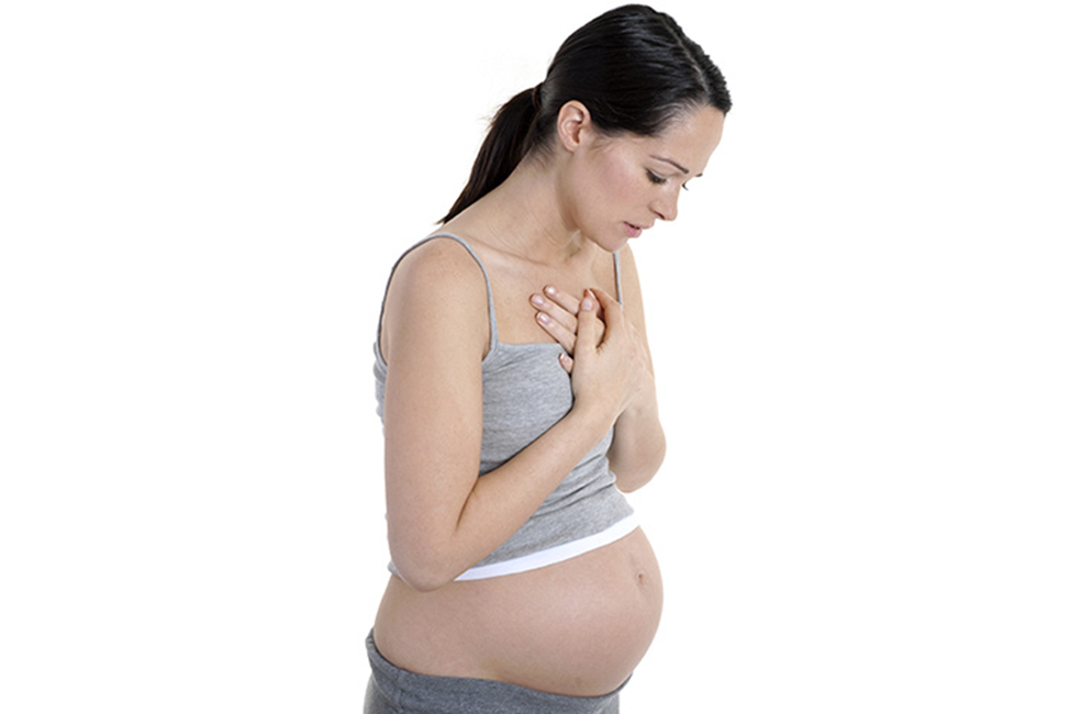 Как лечить горло при беременности: самые безопасные средства